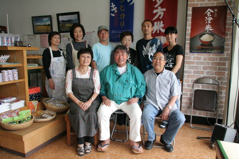こくまん 店内 大賑わい 記念撮影