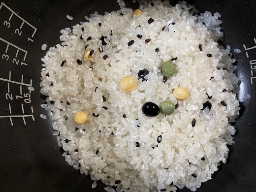 黒米と三種大豆